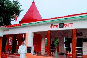 आदर्श पथ पर चलने की प्रेरणा देती है श्री राम कथा - पं चंद्रदेव महाराज