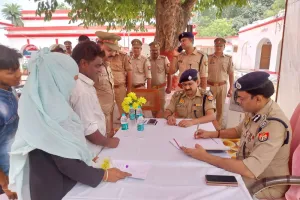 पुलिस उपमहानिरीक्षक द्वारा थाने का किया गया आकाश में निरीक्षण तथा समाधान दिवस में आए फरियादियों की सुनी फरियादें