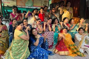 राधा सनेह दरबार की सखियों ने गोपेश्वर गौशाला में मनाया उत्सव।