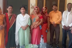 आशा संघ की ब्लाक इकाई अध्यक्ष के नेतृत्व में विधायक से मिलीं आशा कार्यकर्ता