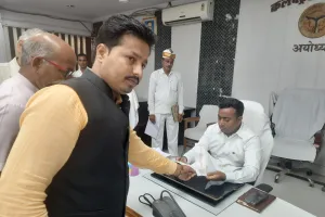  अयोध्या भू माफिया के खिलाफ डीएम को क्षत्रिय समाज  ने पत्र देकर लगाई न्याय की गुहार........