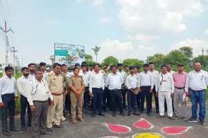 डीएम, एसएसपी व मेयर के साथ पर्यटन व संस्कृति मंत्री ने महाअभियान का किया आगाज।