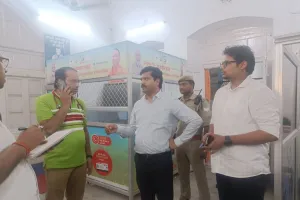 जिलाधिकारी महोदय ने किया जिला मेमोरियल चिकित्सालय का औचक निरीक्षण, मरीजों से की वार्ता, स्वास्थ्य सुविधाओं का लिया जायजा