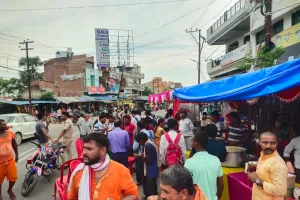 फूलपुर नगर  में कावरियो  के लिए भंडारे काआयोजन ।