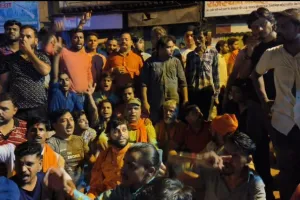 कोतवाली थाना क्षेत्र में राधा कृष्ण मंदिर के सामने बोरी में भरकर मांस फेंकने की घटना से हिंदू संगठनों में उबाल मुकदमा दर्ज,