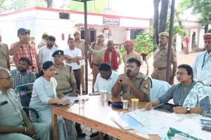 वैकल्पिक रास्ते को लेकर डीएम, एसपी ने जानी जनता की राय