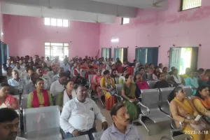 मियागंज ब्लाक सभागार में समीक्षा बैठक में शिक्षकों को सम्बोधित करते हुए व्यक्त किए विचार