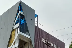 स्वतंत्र प्रभात की खबर का असर  एलडीए वीसी के आदेश पर मानक विपरीत बिल्डिंगों पर हुई कार्रवाई