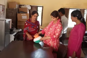 जिलाधिकारी द्वारा विकास खंड कार्यालय, कुड़वार का किया गया औचक निरीक्षण