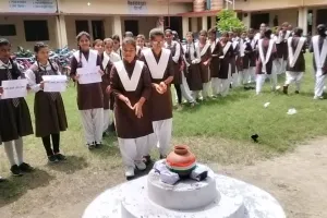 राज मांटेसरी इंटर कॉलेज मेरी माटी मेरा देश' के तहत अमृत कलश कार्यक्रम का हुआ आयोजन