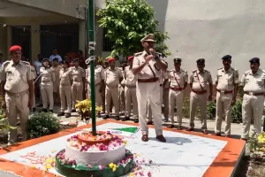 बगहा : 77 वें स्वतंत्रता दिवस की रही धूम बच्चों में दिखा गजब का उत्साह