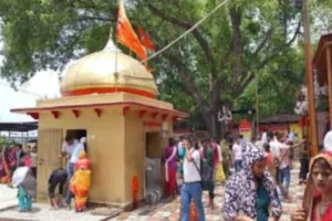  भक्तों की भीड़ के बीच मनकामेश्वर मंदिर में चोरी से मचा हड़कंप