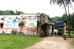 बगहा : वाल्मीकिनगर सीएचसी में एक दिवसीय बंध्याकरण शिविर का आयोजन