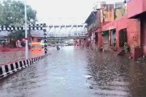 आगरा ताजनगरी में बारिश ने शहर को डुबो लिए, देखो पूरा शहर डूब गया