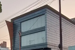 जोनल अधिकारी ने सील बिल्डिंग में चल रहे निर्माण कार्य पर लिया संज्ञान बिल्डिंग मलिक पर एफ आई आर दर्ज कराने के दिए निर्देश।