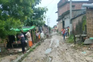 कुशीनगर : साहब : ग्राम सभा अहिरौली से सुगौली चौराहा चलकर एक बार तो देख ले सड़क की विद्रूप चेहरा