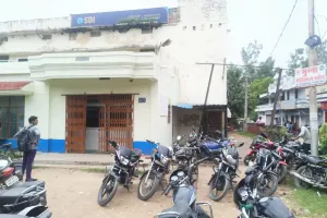 सुरक्षित नहीं फूलपुर भारतीय स्टेट बैंक