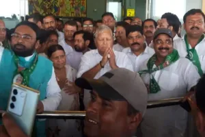 लालू यादव व राबड़ी देवी पहुंचे देवघर