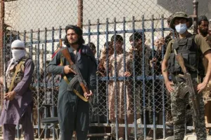 तोरखम बार्डर पाक-अफगान के बीच हुई गोलीबारी के पश्चात बंद , तनाव बढ़ा