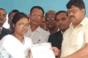 बीकापुर: अधिवक्ताओं ने धरना प्रदर्शन कर पांच सूत्रीय मांग पत्र राज्यपाल को किया प्रेषित