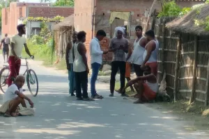 बिहार : अज्ञात बीमारी की चपेट में भिलोरवा टोला गांव, दहशत में जी रहे लोग