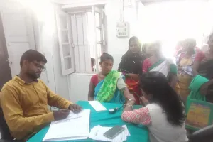 पाकुड़िया के सामुदायिक स्वास्थ्य केन्द्र में 65 गर्भवती महिलाओं का किया गया स्वास्थ्य परीक्षण