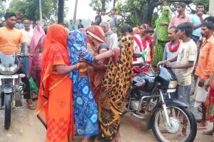 आकाशीय बिजली के चपेट में एक की मौत चार घायल