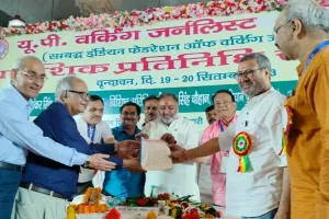 बुजुर्ग महिलाओं को बस में मिलेगी मुफ्त यात्रा सुविधा