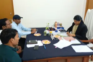 उ.प्र.राज्य विधिक सेवा प्राधिकरण के निर्देशानुसार महात्मा गांधी के जन्म दिवस से जिला विधिक सेवा प्राधिकरण के सचिव द्वारा साप्ताहिक स्वच्छता जागरूकता अभियान चलाने की रूप रेखा हुई तैयार