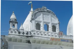 जैन तीर्थ नैनागिरि में आज फिर टूटे ताले