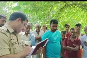 मिल्कीपुर: संदिग्ध परिस्थितियों में रस्सी के सहारे पेड़ से लटका मिला बुजुर्ग शव, पुलिस जांच में जुटी 