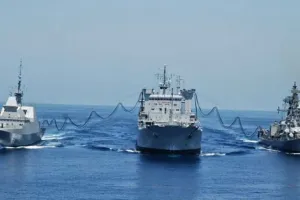 इंडिया और सिंगापुर की नौसेनाओं ने ‘सिम्बेक्स’ द्विपक्षीय अभ्यास दक्षिण चीन सागर में शुरू किया