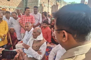 रेवती रमण सिंह दत्तूका पुरा में मृतक सत्यम शर्मा के घर पहुंचकर बधाया ढांढस।