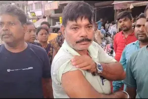 स्ट्रीट वेंडर पर कुत्तों की तरह व्यवहार करते हैं पुलिस प्रशासन, यह बर्दाश्त नहीं करूंगा-संतोष शाह