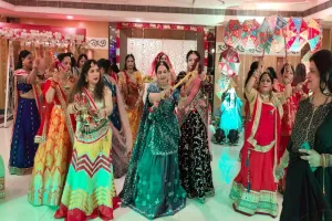 डांडिया नाइट सेलिब्रेशन का आयोजन किया गया