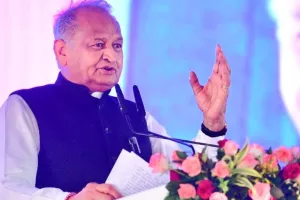 ED शरेआम कर रही है गुंडागर्दी: अशोक गहलोत 