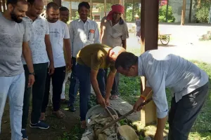 मिल्कीपुर सेवा पखवाड़ा कार्यक्रम के तहत कृषि विश्वविद्यालय एवं नगर पंचायत में की गई साफ सफाई 