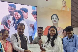 उप मुख्यमंत्री ने मोहनलालगंज ब्लॉक की बीडीओ को किया सम्मानित 