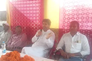 बगहा : बड़े नही हम छोटे किसानों को करते हैं सम्मानित - दीपक यादव