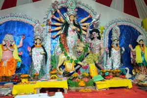 नवरात्र के आठवें दिन हनुमान चौक पेवली बाज़ार में महागौरी के रूप में की गई मां दुर्गा की पूजा अर्चना- हरीलाल यादव