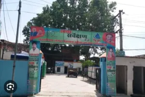  गोरखपुर जनपद के नगर पंचायत गोला पर डूडा बिभाग में कार्यरत कर्मियों द्वारा पी एम आवास दिलाने का चल रहा खेल