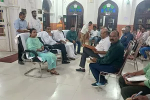 अयोध्या नगर निगम मे डेंगू मरीजों की संख्या में वृद्धि के दृष्टिगत समीक्षा बैठक की गयी