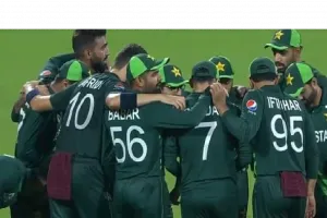 बाबर आजम की कप्तानी पर खतरा, पाकिस्तान की टीम में हो सकता है फेरबदल