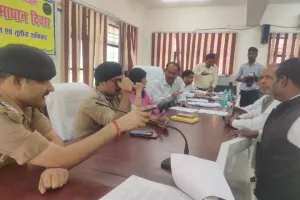 तहसील समाधान दिवस में पहुंची मंडल आयुक्त साथ में आईजी सुनी शिकायतें