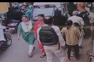 सावधान ! अब बुर्का में घूम रहे चोर महिलाओ को बना रहे निशाना ,