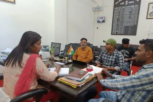 सहायक निर्वाचक निबंधन पदाधिकारी ने पोस्ट मास्टरो के साथ बैठक कर ससमय वोटर कार्ड वितरण का दी निर्देश