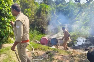 आबकारी विभाग ने भारी मात्रा में लहन को किया नष्ट