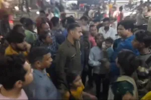 मासूम बच्चे को पागल कुत्ते ने काटकर किया बुरी तरह घायल, कुत्ते की मौत