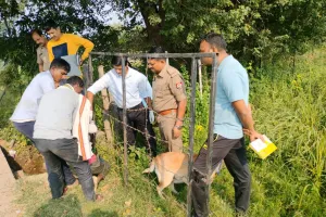 खेल में संदिग्धावस्था में फांसी पर झूलता हुआ मिला अधेड़ का शव