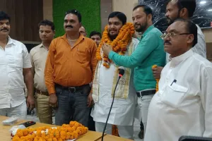 आल इंडियन प्रेस जर्नलिस्ट एसोसिएशन (ऐप्जा) के चीफ कोर्डिनेटर अनुराग सारथी के नेतृत्व में जनपद के समस्त पत्रकारो को एकत्र कर बैठक की गई